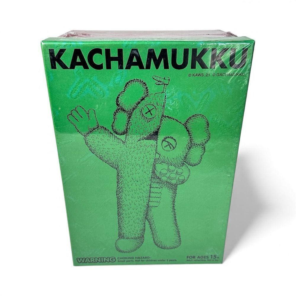 KACHAMUKKU KAWS Vinyl Figure Green/Red Brand New SEALED